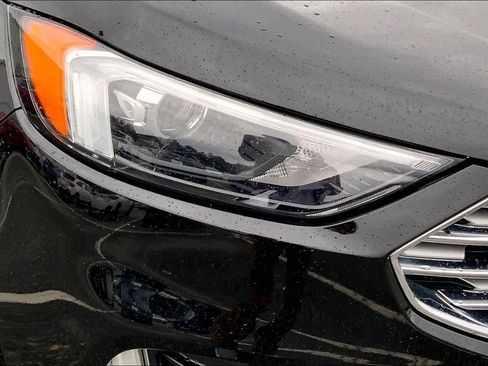 Used 2023 Ford Edge Titanium image 38