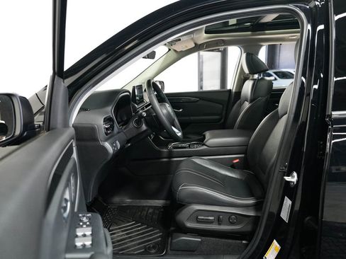 Used 2025 Honda Pilot Elite image 30