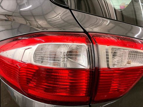 Used 2016 Ford C-MAX Energi SEL w/ Equipment Group 302A image 29