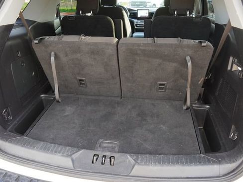 Used 2021 Ford Explorer XLT RWD image 12