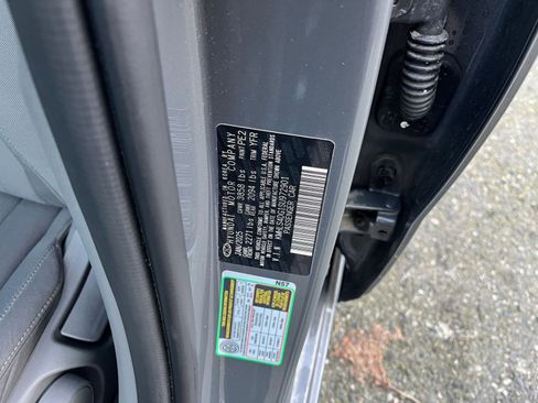 Used 2025 Hyundai Elantra SEL image 30