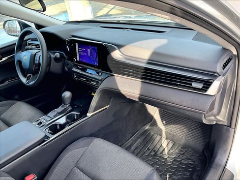 Used 2025 Toyota Camry LE image 14