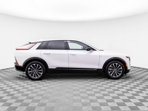 New 2026 Cadillac Lyriq Sport image 8