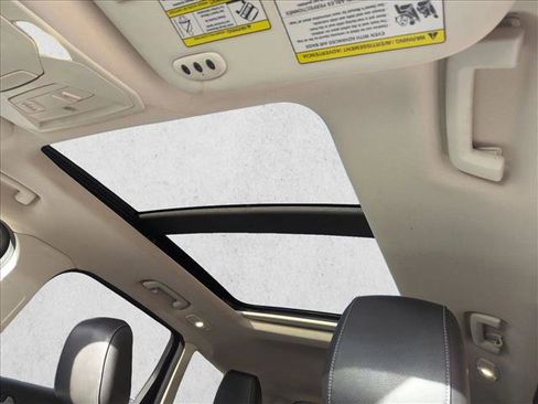 Used 2018 Ford Escape Titanium image 16