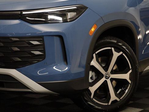 New 2026 Volkswagen Tiguan SE image 3