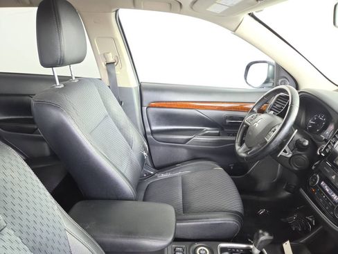 Used 2015 Mitsubishi Outlander GT AWD/4WD image 31