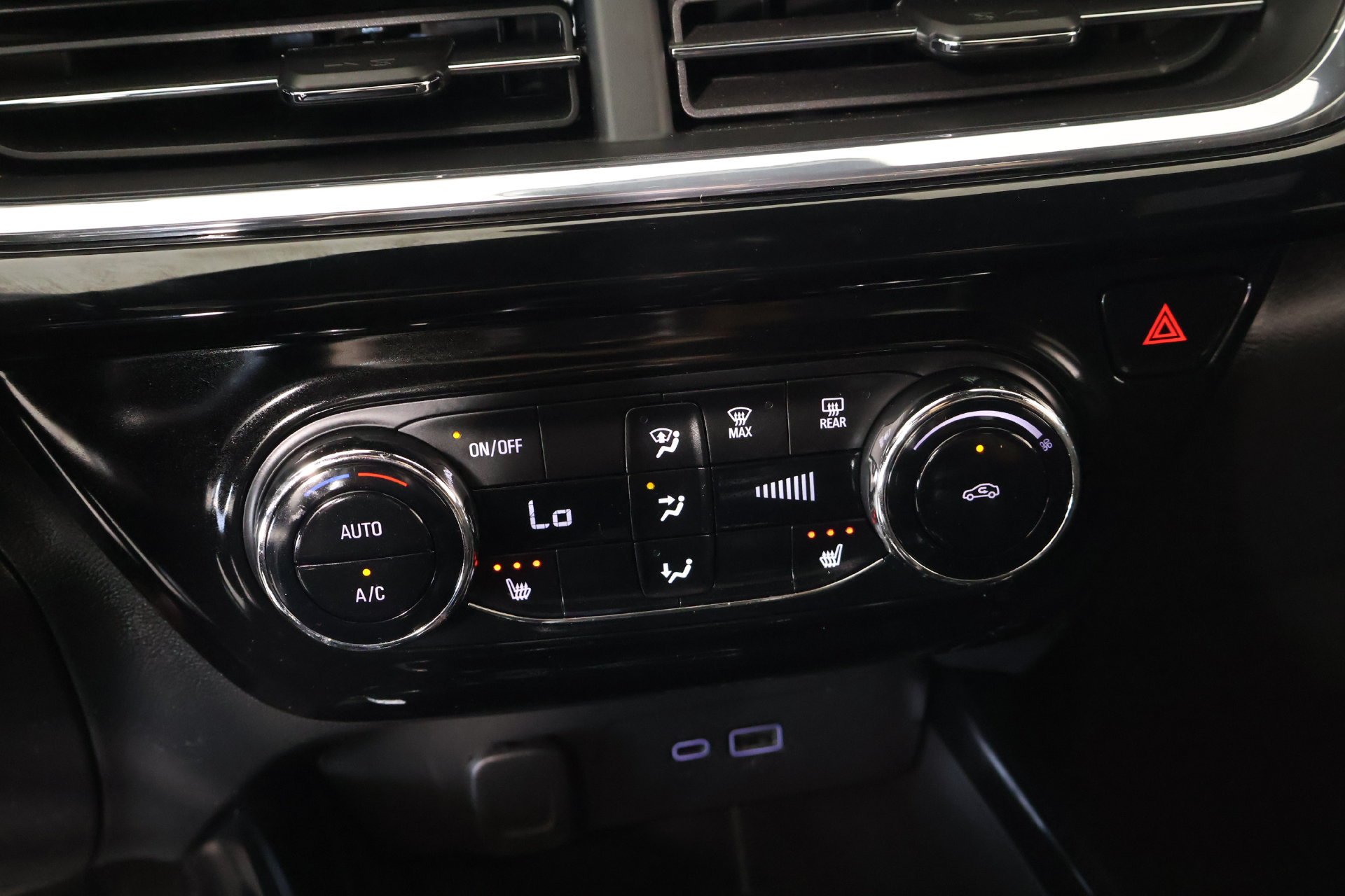 Used 2025 Chevrolet Trax RS w/ Driver Confidence Package FWD image 7