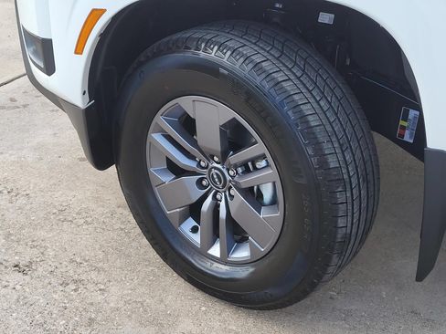 New 2026 Nissan Frontier SV w/ SV Convenience Package RWD image 9