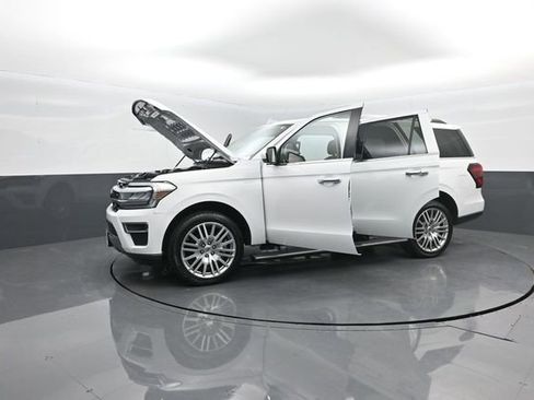 Certified 2024 Ford Expedition Limited image 40