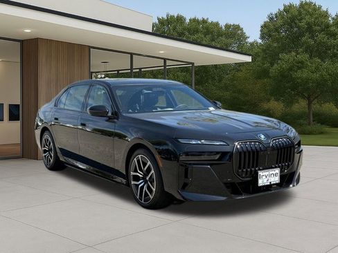 Used 2025 BMW i7 xDrive60 w/ Executive Package AWD/4WD image 6