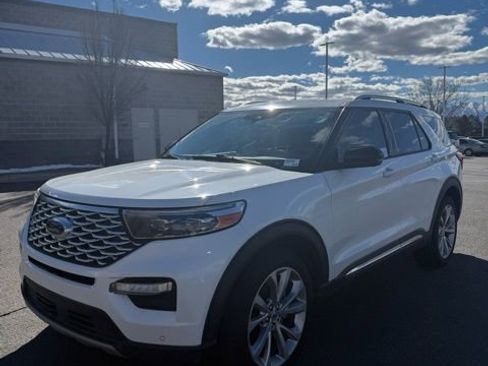 Used 2021 Ford Explorer Platinum w/ Equipment Group 601A image 2