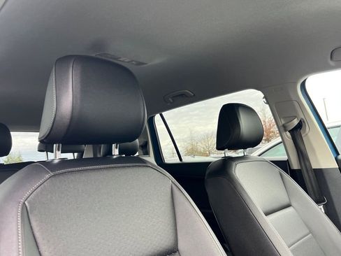 Used 2020 Volkswagen Tiguan SE w/ 3rd Row Seat Package image 15