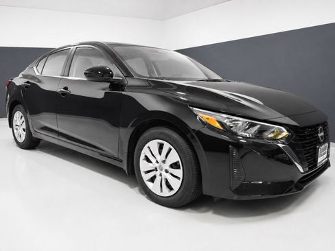 Certified 2025 Nissan Sentra S FWD image 7
