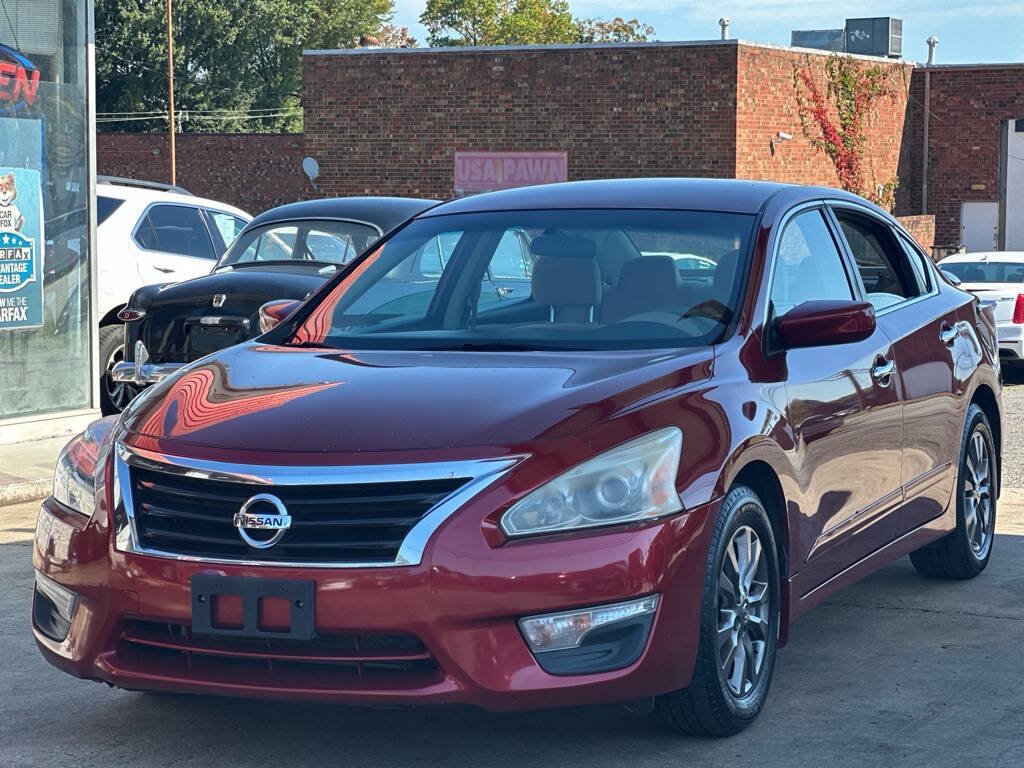 Used 2015 Nissan Altima 2.5 S w/ Special Edition Package FWD image 3