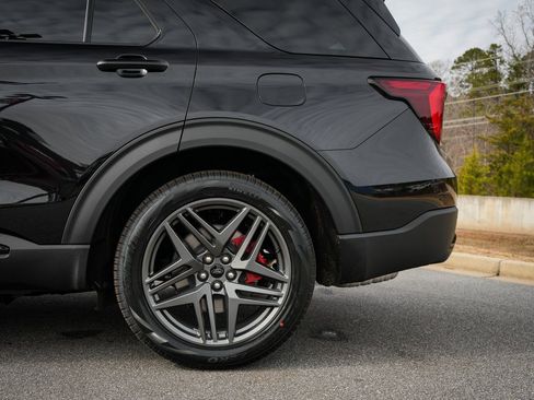 New 2026 Ford Explorer ST-Line w/ ST-Line Street Pack RWD image 6