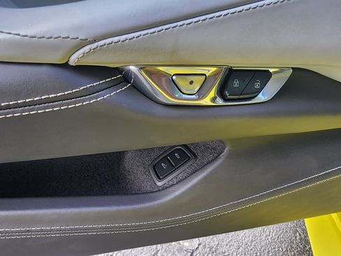 Used 2023 Chevrolet Corvette Stingray Premium Conv w/ Z51 Performance Package image 19