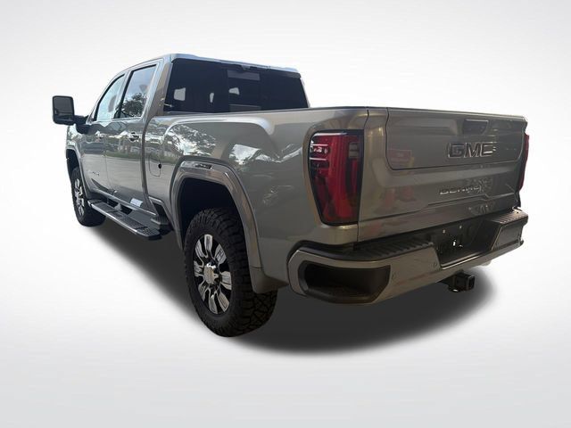 Used 2024 GMC Sierra 2500 Denali w/ Denali Reserve Package AWD/4WD image 3