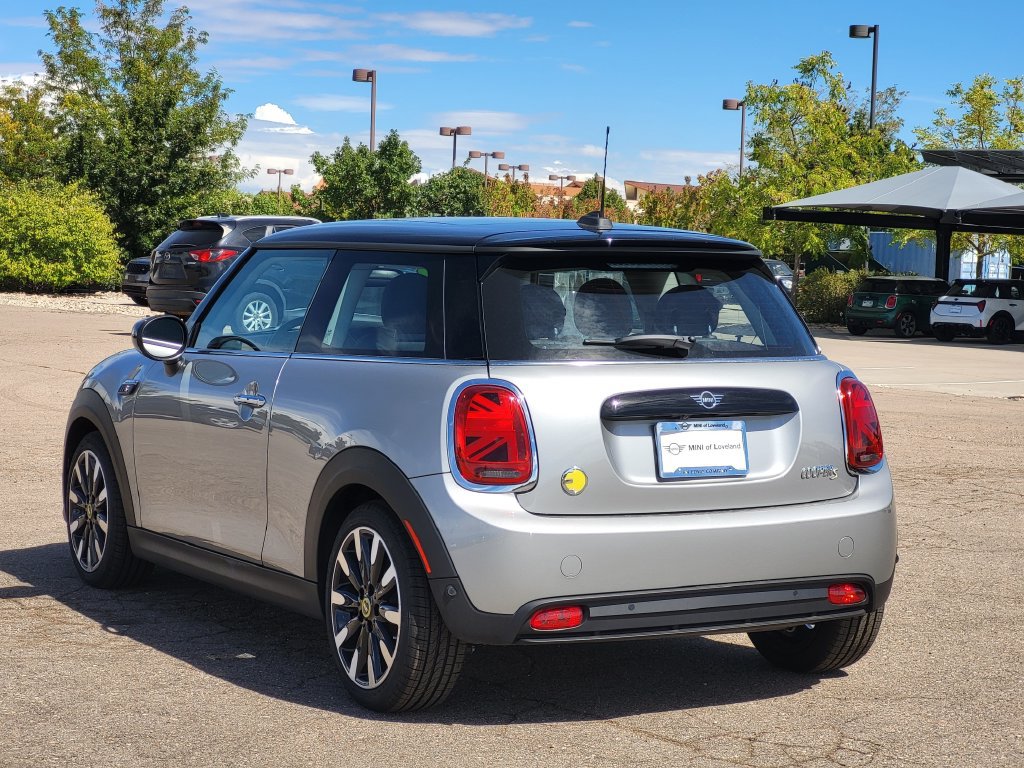 Used 2024 MINI Cooper SE FWD image 8