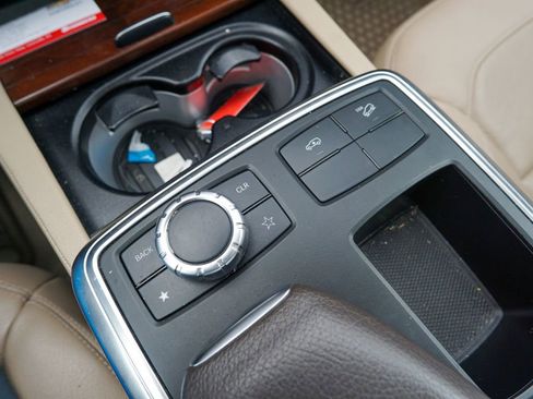 Used 2015 Mercedes-Benz GL 450 4MATIC image 31