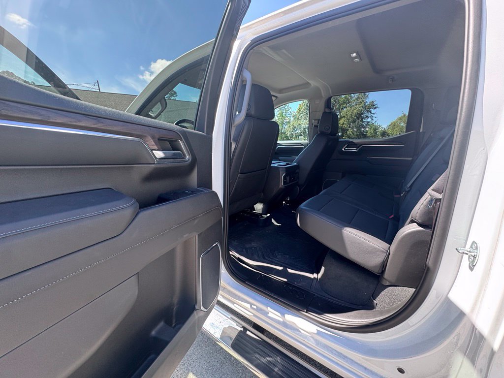 Used 2023 GMC Sierra 1500 SLT w/ SLT Premium Package AWD/4WD image 16