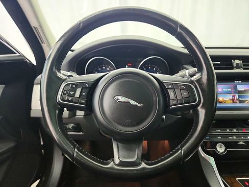 Used 2017 Jaguar XF Prestige AWD/4WD image 14