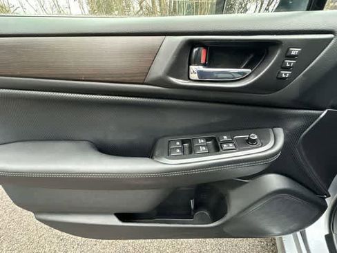 Used 2017 Subaru Legacy 2.5i Limited image 16