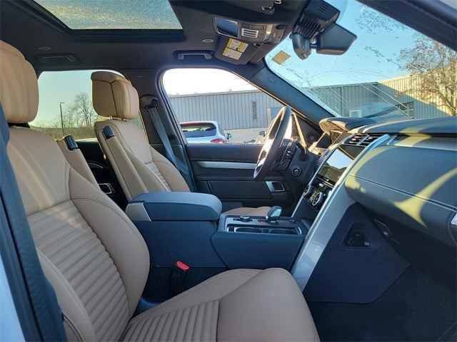 New 2025 Land Rover Discovery Dynamic SE AWD/4WD image 19
