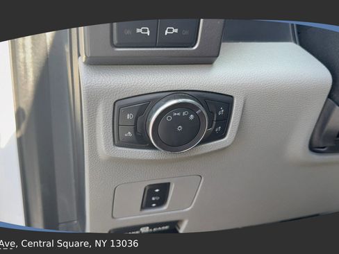 Used 2019 Ford F350 XLT w/ XLT Premium Package image 3