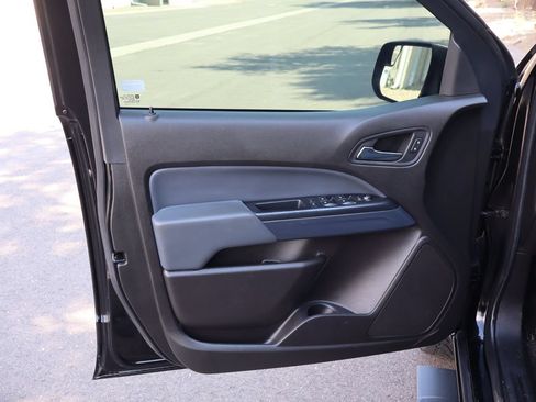 Used 2016 Chevrolet Colorado Z71 AWD/4WD image 23