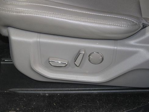 Used 2018 Ford F150 Lariat image 18