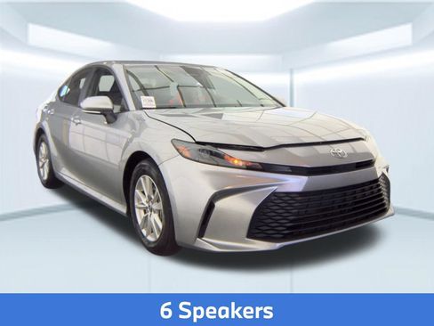 Used 2025 Toyota Camry LE FWD image 5