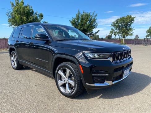 Used 2021 Jeep Grand Cherokee L Limited RWD image 3