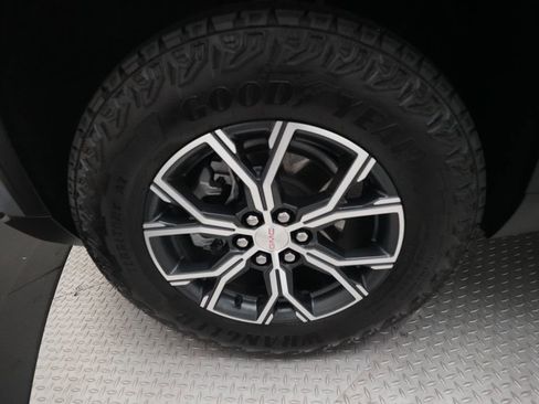 Used 2024 GMC Acadia AT4 AWD/4WD image 28