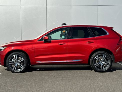 Used 2021 Volvo XC60 T8 Inscription Expression w/ Advanced Package image 2