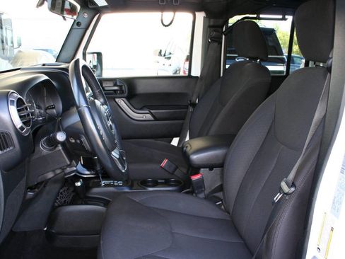 Used 2018 Jeep Wrangler Unlimited Sport w/ Connectivity Group image 14