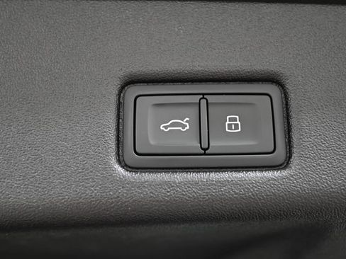 Used 2025 Audi Q5 Premium Plus w/ Premium Plus AWD/4WD image 21
