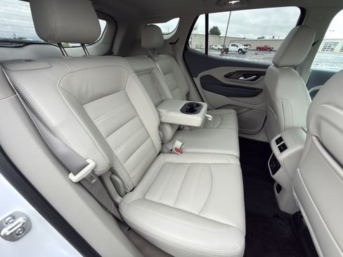 Used 2024 GMC Terrain Denali w/ Denali Premium Package AWD/4WD image 13