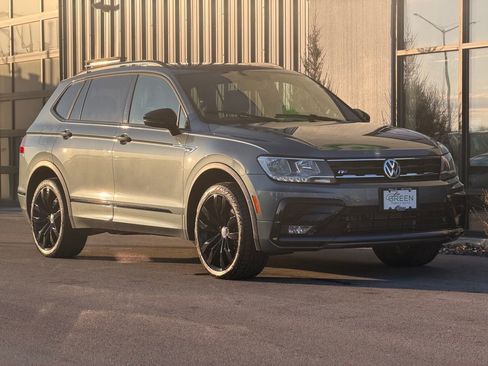 Used 2021 Volkswagen Tiguan SE R-Line image 4