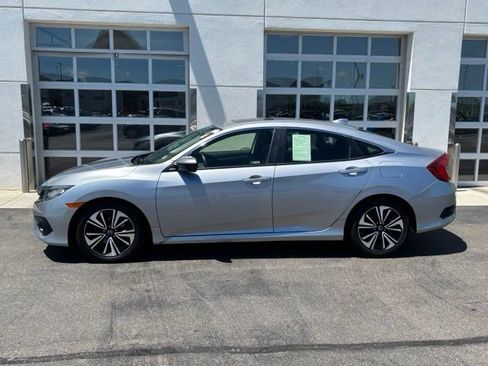 Used 2018 Honda Civic EX-T image 3
