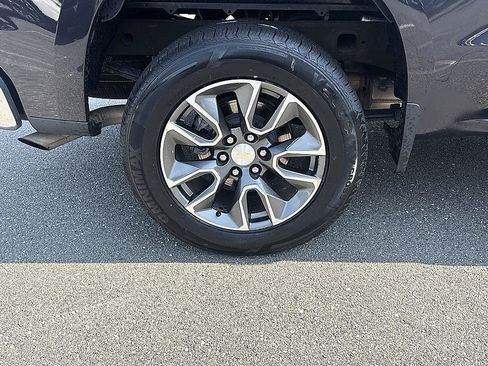 Used 2023 Chevrolet Silverado 1500 LT AWD/4WD image 8