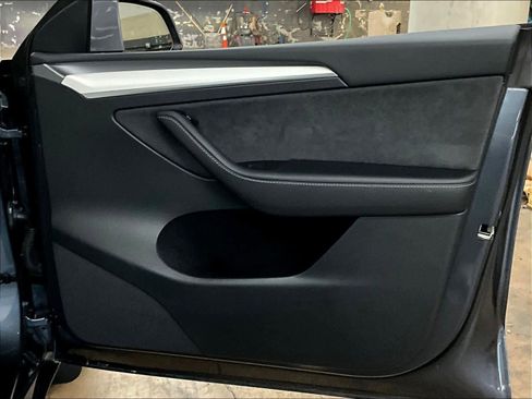 Used 2023 Tesla Model Y Performance image 26