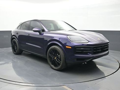 Certified 2024 Porsche Cayenne Coupe AWD/4WD image 25