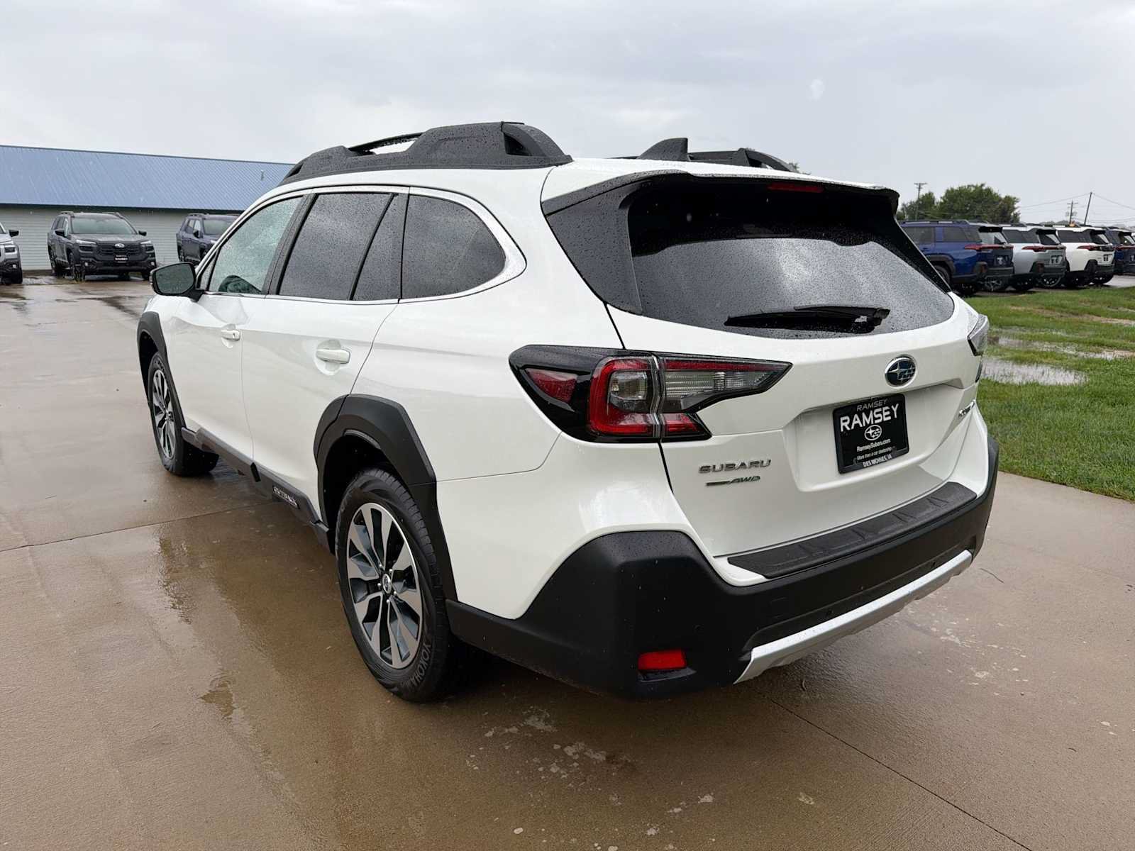 Certified 2025 Subaru Outback Limited AWD/4WD image 4