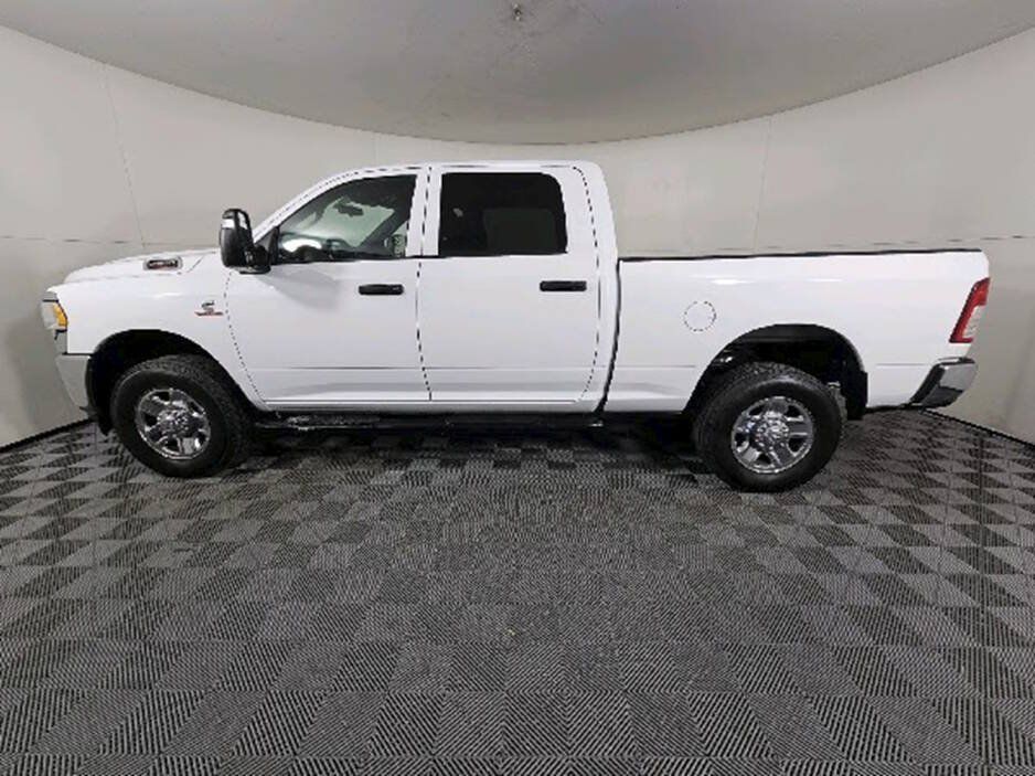 Used 2023 RAM 2500 Tradesman w/ Chrome Appearance Group AWD/4WD image 6