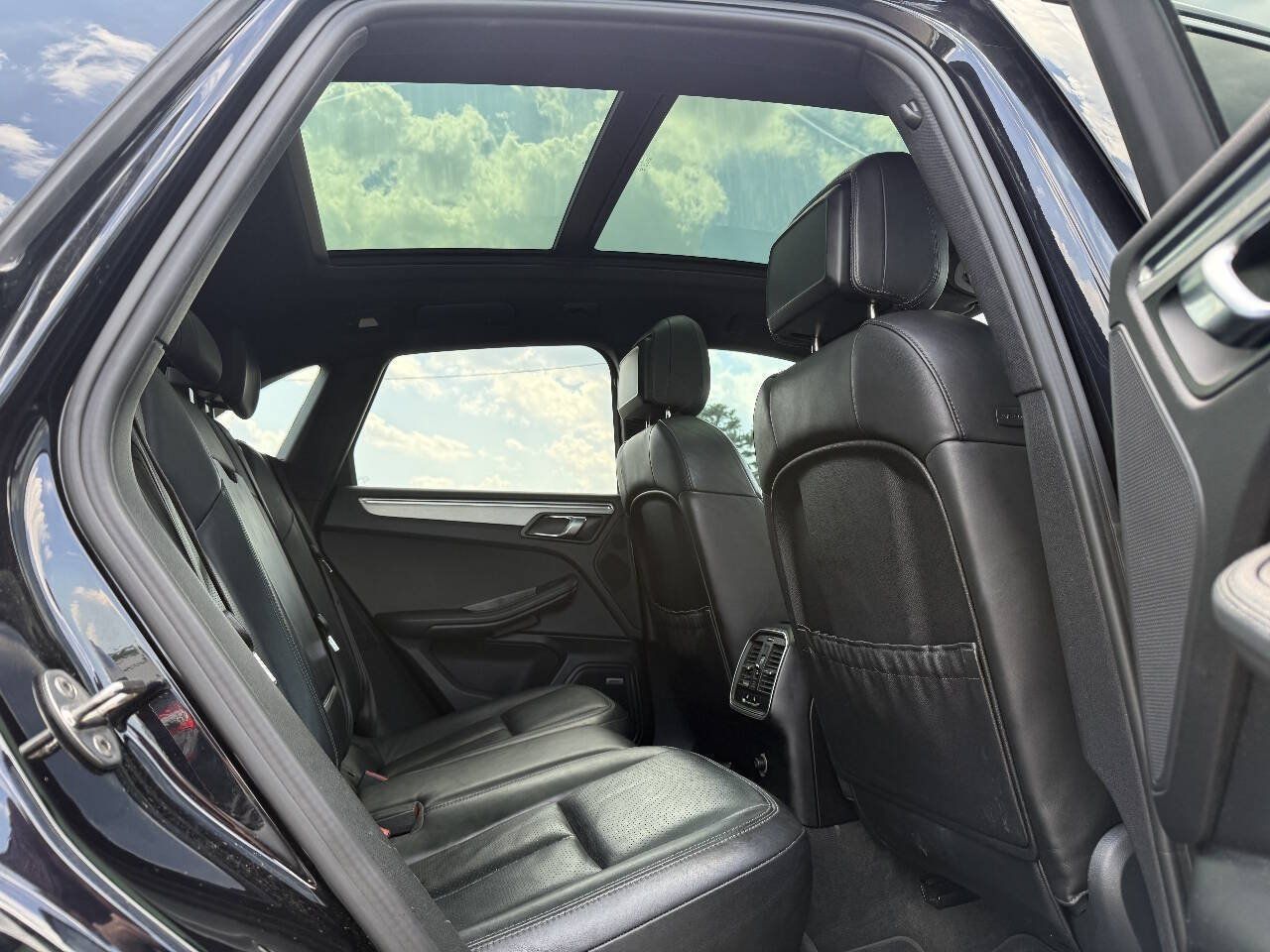 Used 2016 Porsche Macan S AWD/4WD image 6