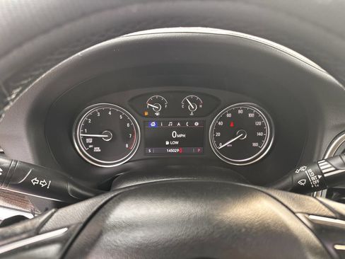 Used 2021 Buick Enclave Essence image 13