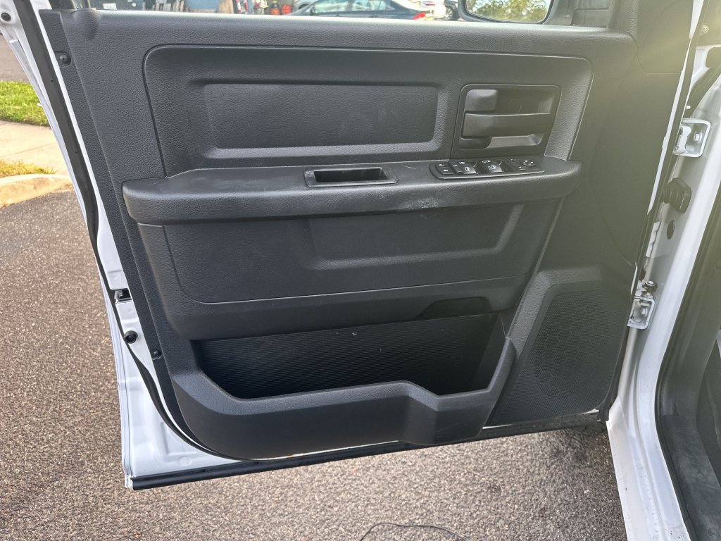 Used 2017 RAM 1500 Express AWD/4WD image 11