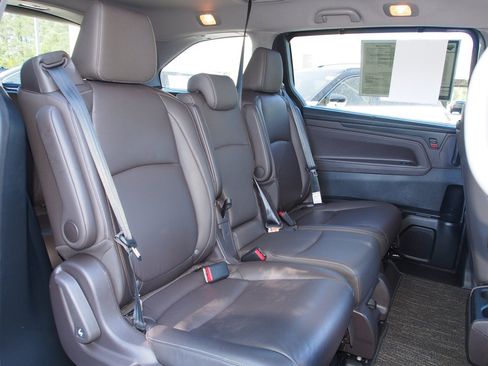Used 2023 Honda Odyssey Touring image 16