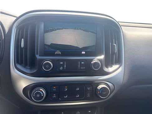 Used 2022 Chevrolet Colorado LT w/ LT Convenience Package AWD/4WD image 18