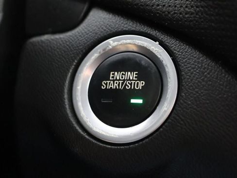 Used 2023 Chevrolet Equinox Premier AWD/4WD image 18